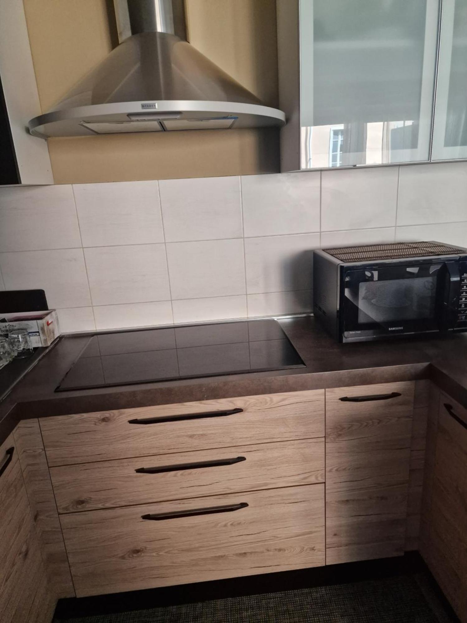 Varese Prime - Large Independent Apartment, Air Conditioning, 2 Bathrooms, 2 Free Covered Parking Spaces, No Restricted Traffic Zone, Train Station 100M, Theatre 150M, Historic City Centre 외부 사진